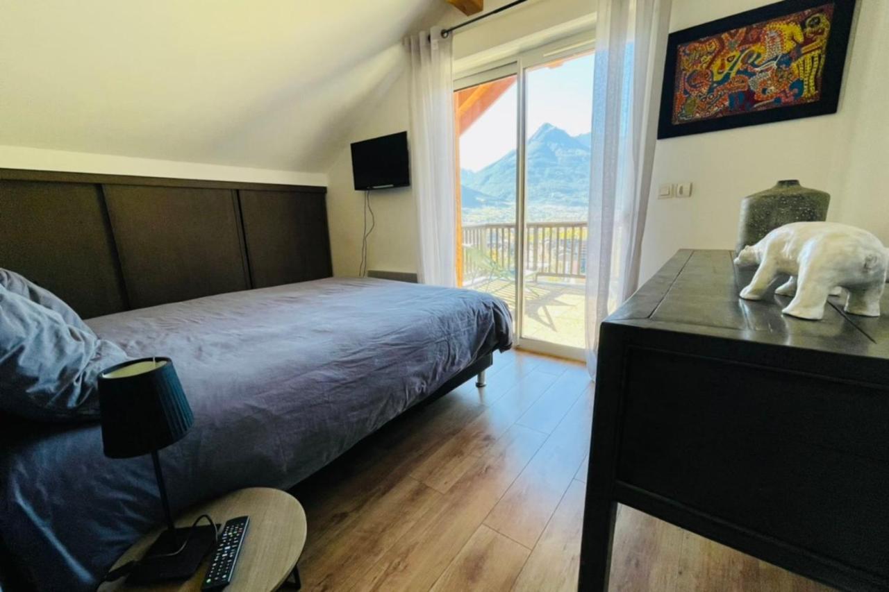 Large Chalet With Terrace And View In Briancon Lägenhet Exteriör bild