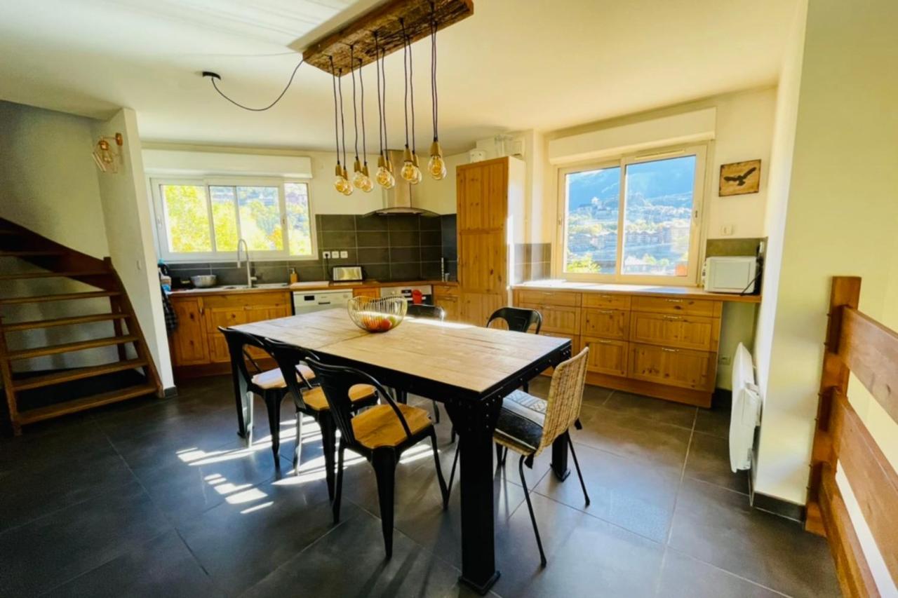 Large Chalet With Terrace And View In Briancon Lägenhet Exteriör bild